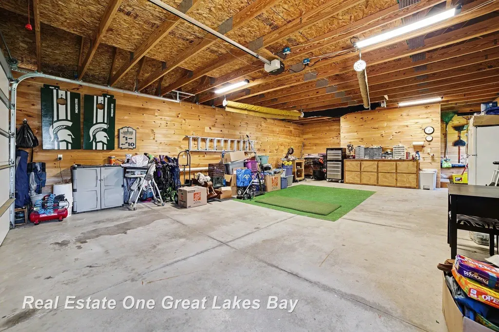 2107 10th Street Bay City City MI 48708
