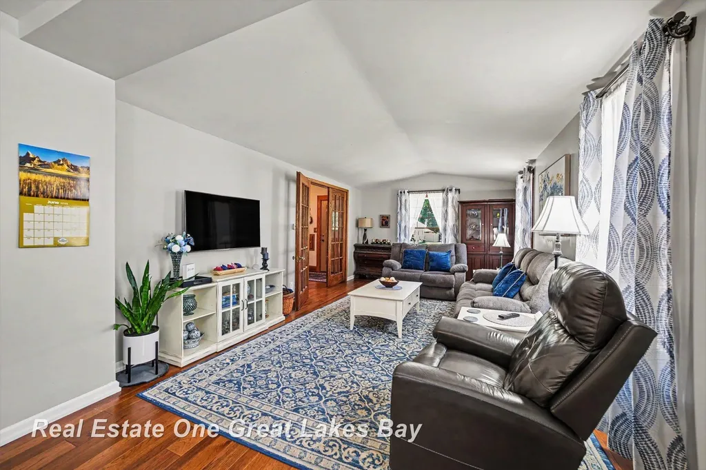 2107 10th Street Bay City City MI 48708