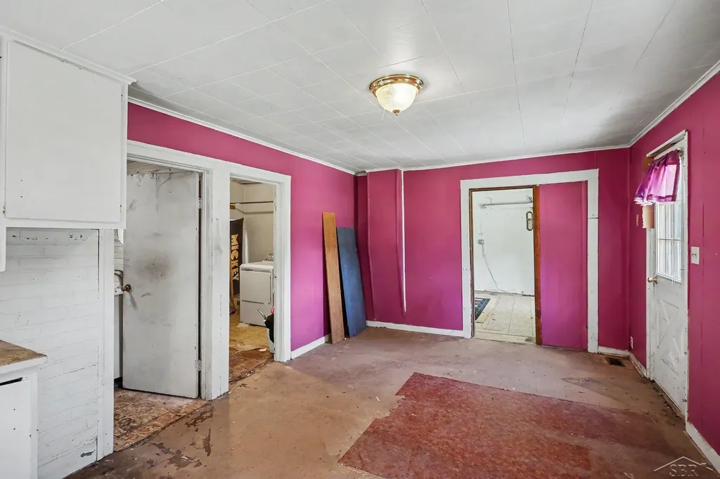422 S Saginaw Street St. Charles Village MI 48655