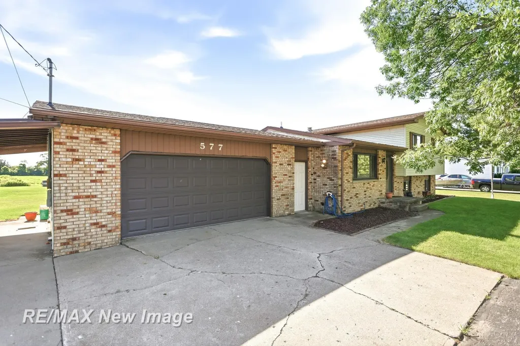 577 S Lincoln Road Portsmouth Charter Township MI 48708