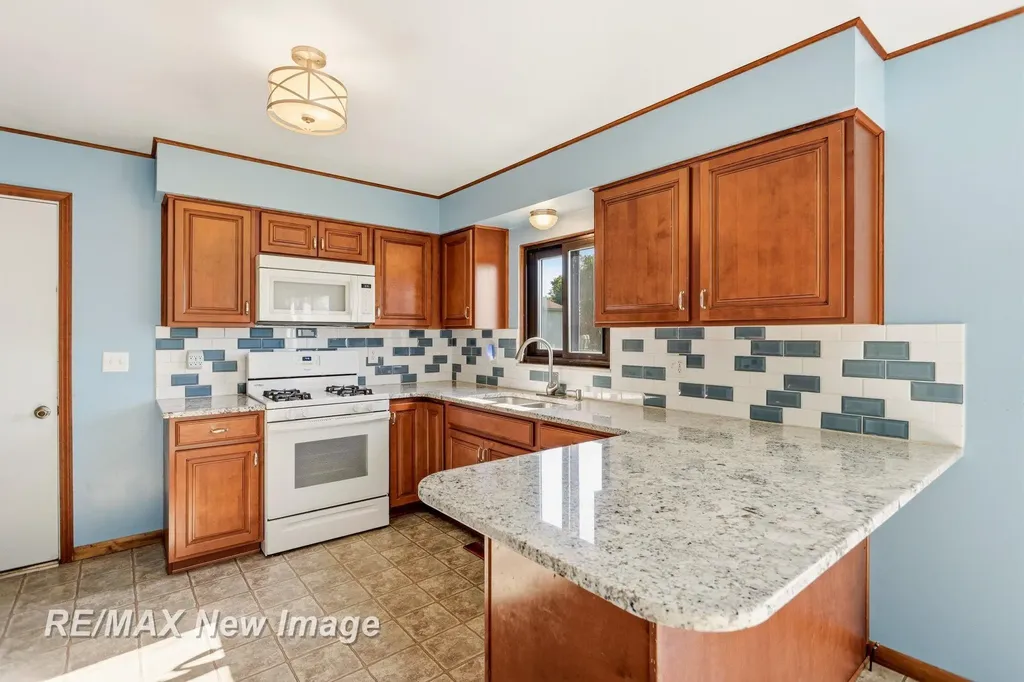 577 S Lincoln Road Portsmouth Charter Township MI 48708
