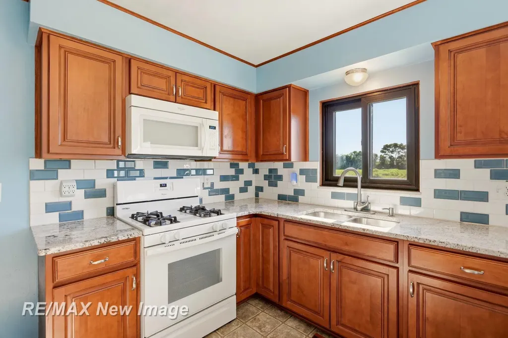 577 S Lincoln Road Portsmouth Charter Township MI 48708