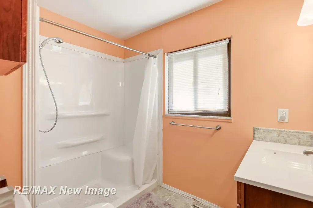 577 S Lincoln Road Portsmouth Charter Township MI 48708