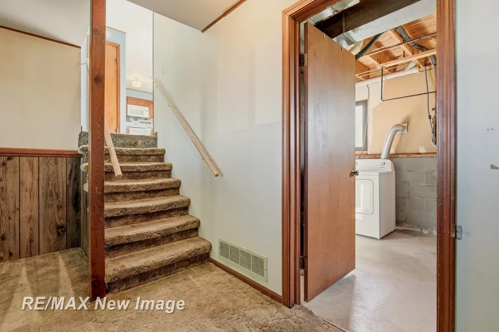 577 S Lincoln Road Portsmouth Charter Township MI 48708