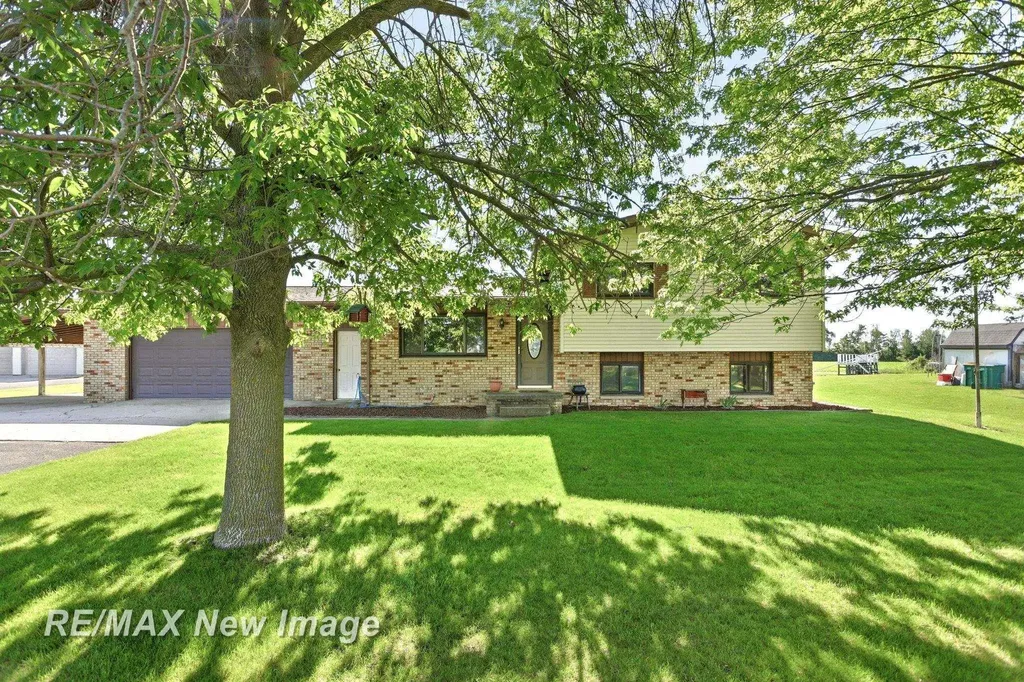 577 S Lincoln Road Portsmouth Charter Township MI 48708