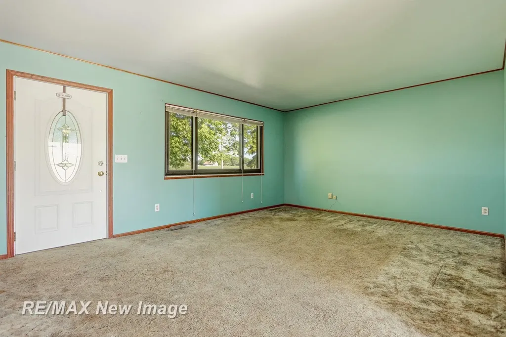 577 S Lincoln Road Portsmouth Charter Township MI 48708
