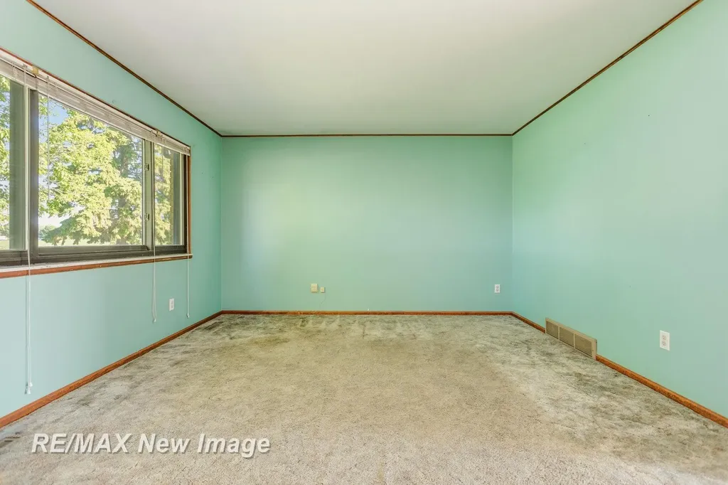 577 S Lincoln Road Portsmouth Charter Township MI 48708
