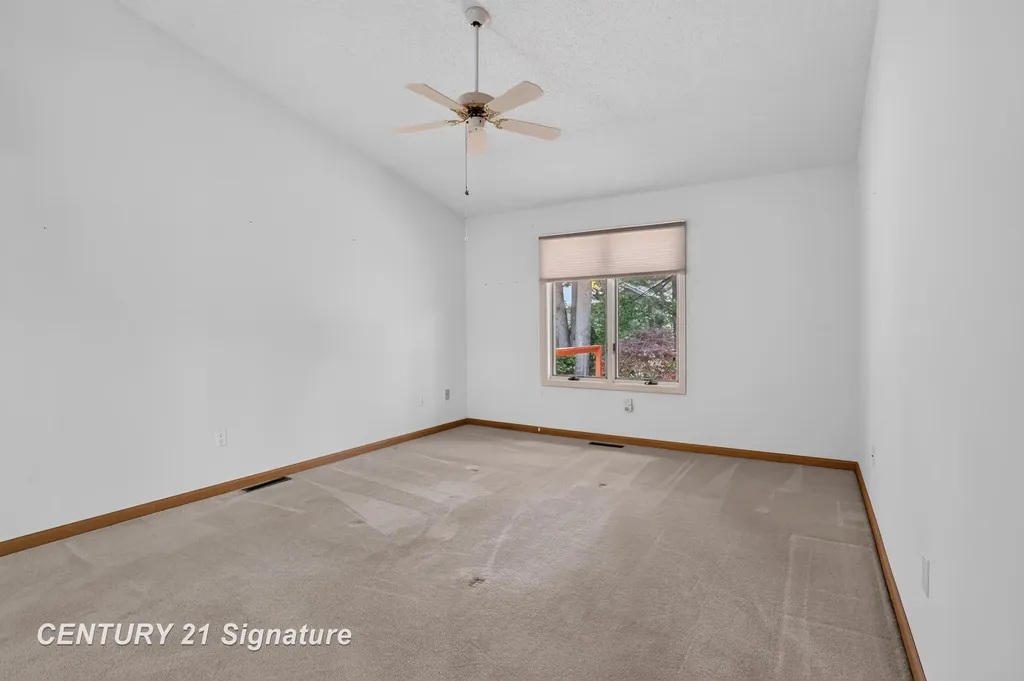708 Shorefront Circle Midland City MI 48640