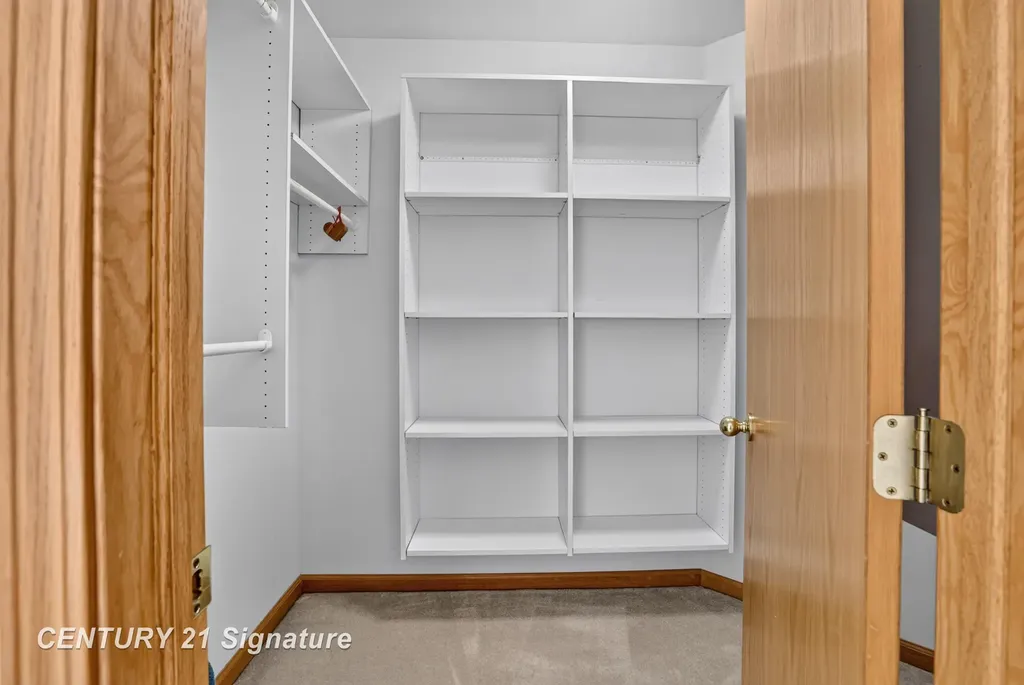 708 Shorefront Circle Midland City MI 48640