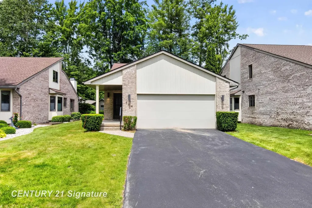 708 Shorefront Circle Midland City MI 48640