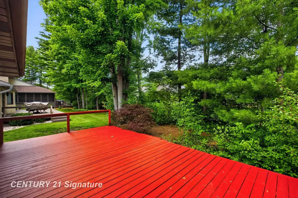708 Shorefront Circle Midland City MI 48640