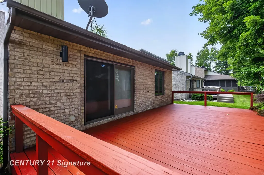 708 Shorefront Circle Midland City MI 48640