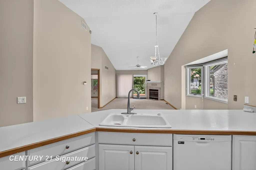 708 Shorefront Circle Midland City MI 48640