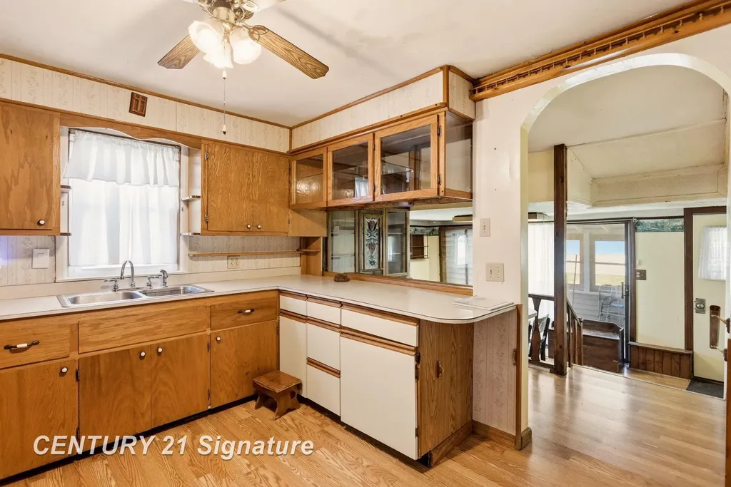 6737 Dixie Highway Bridgeport Charter Township MI 48722