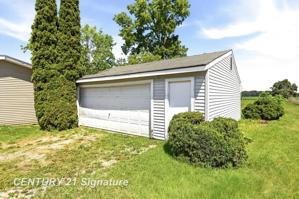 6737 Dixie Highway Bridgeport Charter Township MI 48722