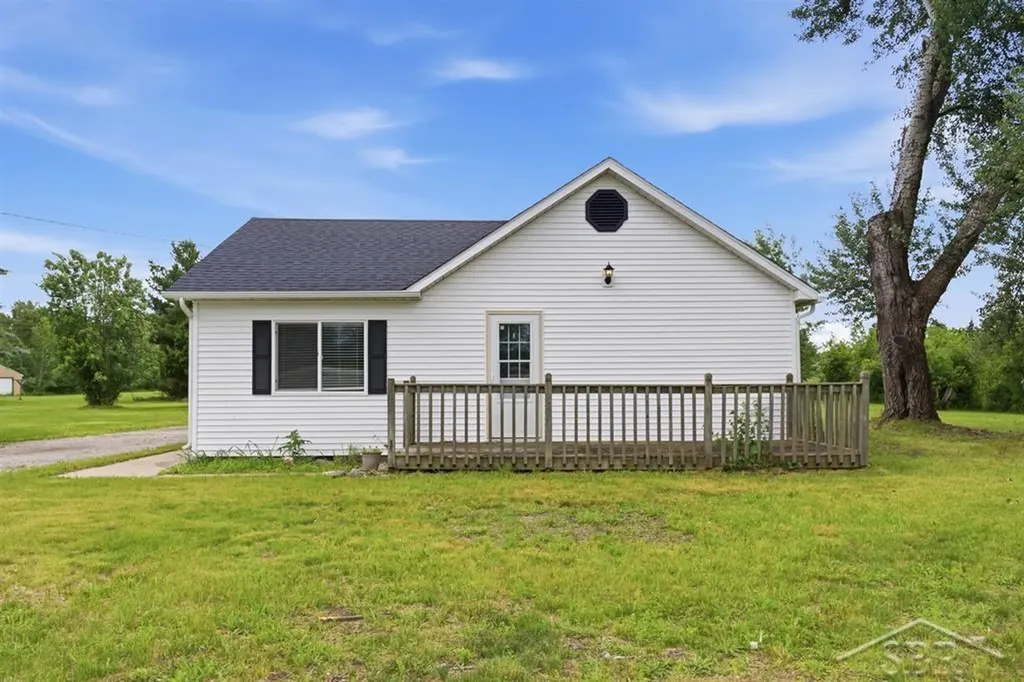 2735 W Isabella Road Lee Township MI 48640