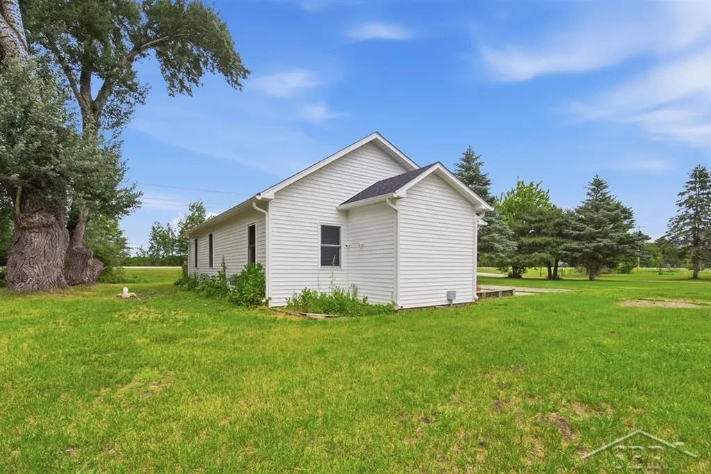 2735 W Isabella Road Lee Township MI 48640