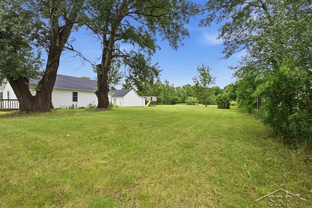2735 W Isabella Road Lee Township MI 48640