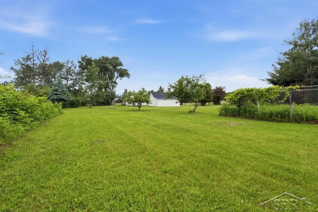 2735 W Isabella Road Lee Township MI 48640