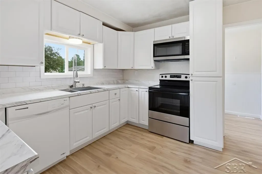 2735 W Isabella Road Lee Township MI 48640