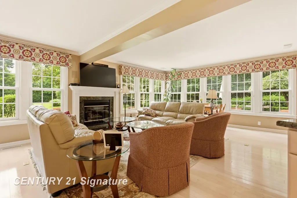 14 Edgewood Road Saginaw Charter Township MI 48602