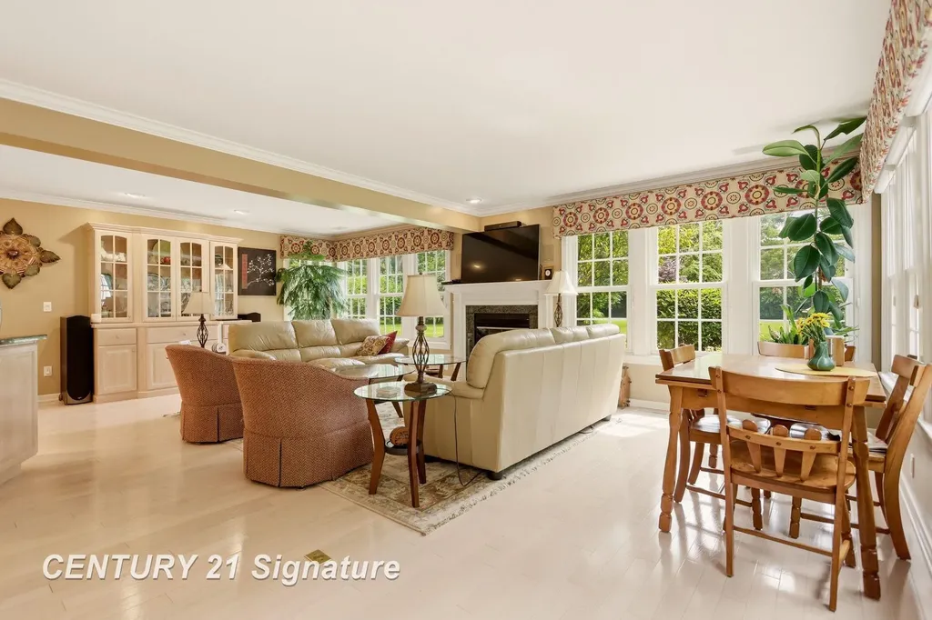 14 Edgewood Road Saginaw Charter Township MI 48602