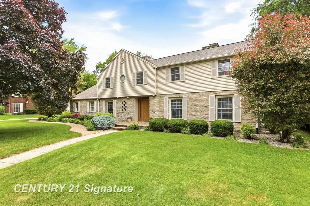 14 Edgewood Road Saginaw Charter Township MI 48602