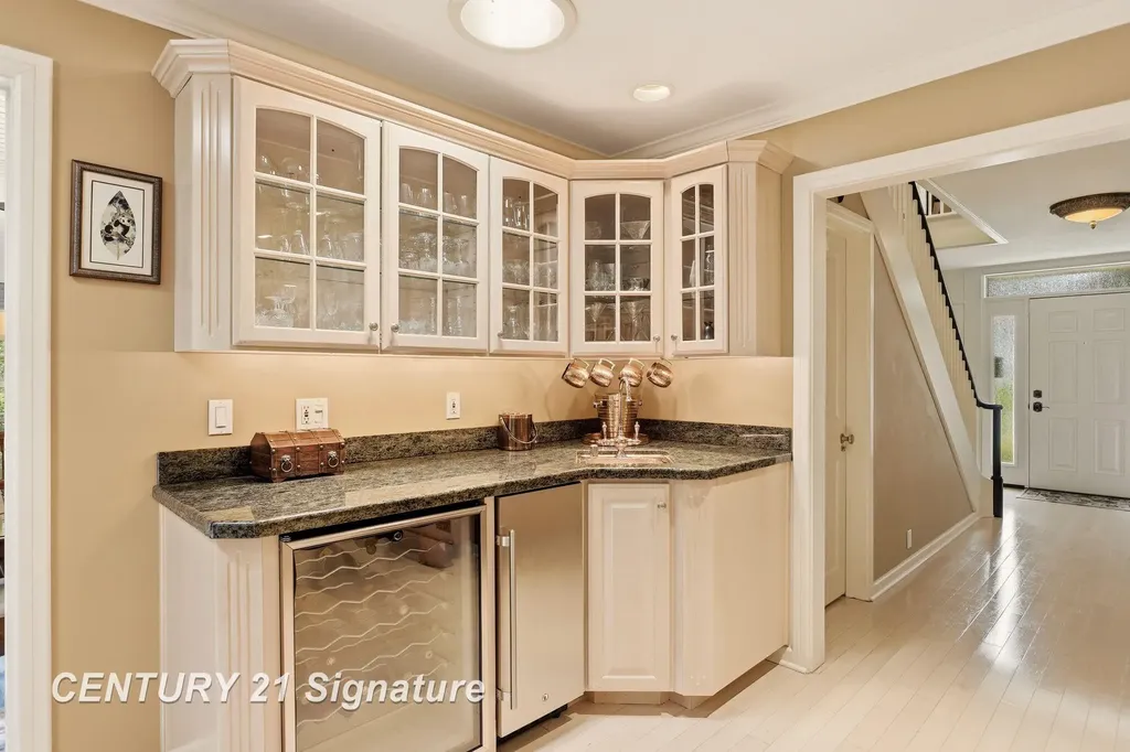 14 Edgewood Road Saginaw Charter Township MI 48602