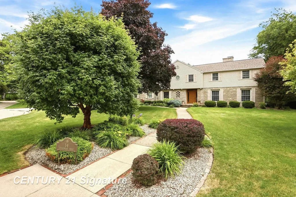 14 Edgewood Road Saginaw Charter Township MI 48602