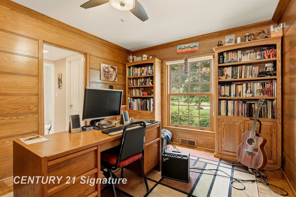 14 Edgewood Road Saginaw Charter Township MI 48602