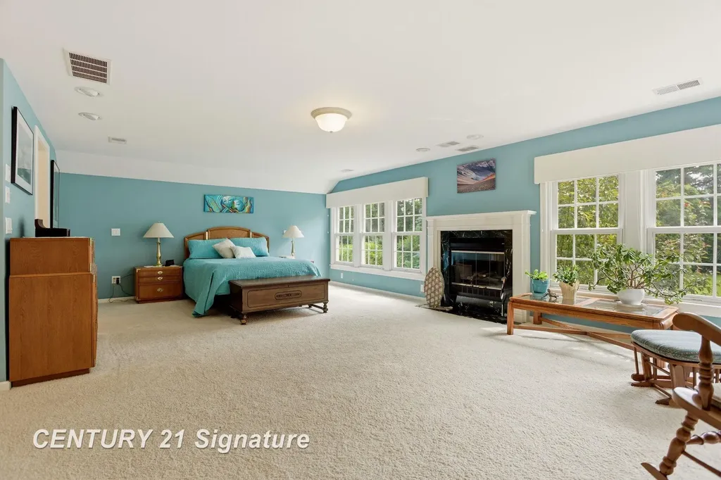 14 Edgewood Road Saginaw Charter Township MI 48602