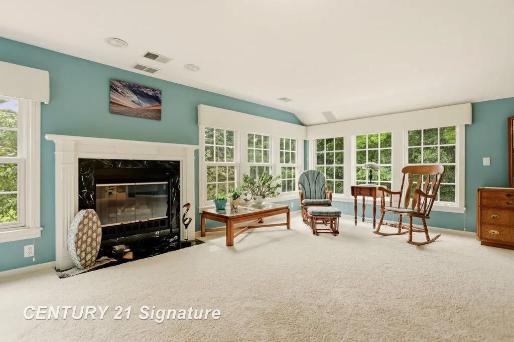 14 Edgewood Road Saginaw Charter Township MI 48602