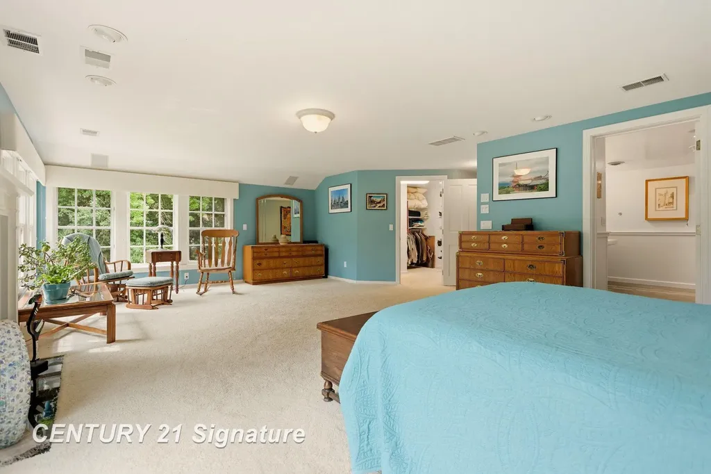 14 Edgewood Road Saginaw Charter Township MI 48602