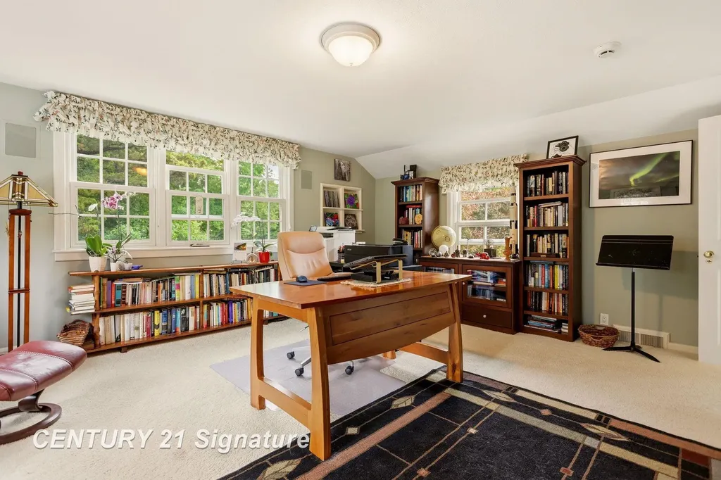 14 Edgewood Road Saginaw Charter Township MI 48602