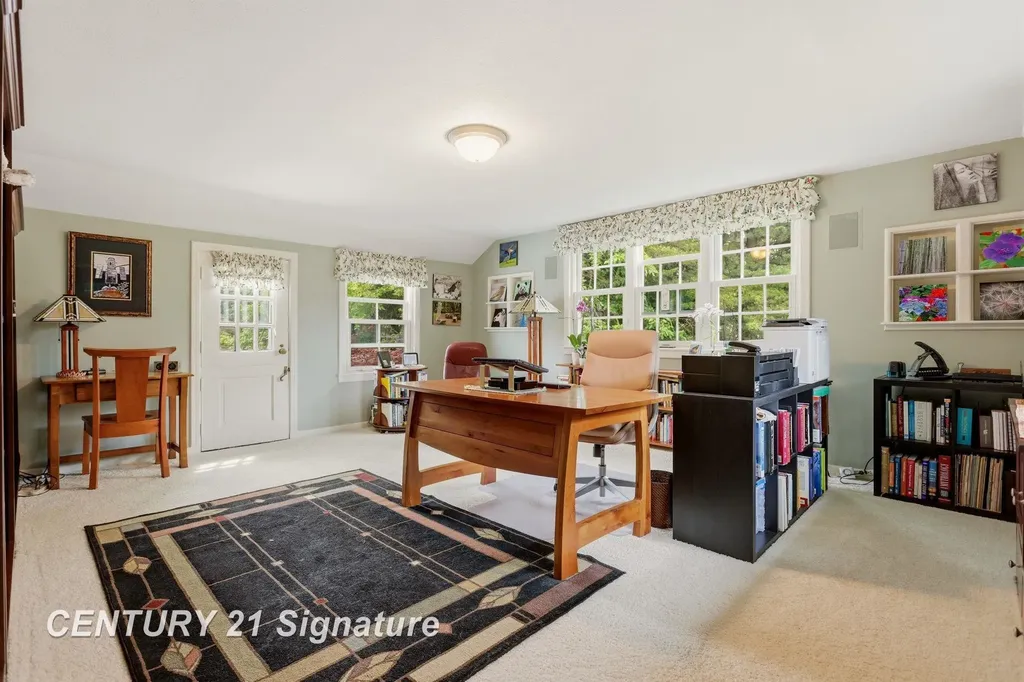 14 Edgewood Road Saginaw Charter Township MI 48602