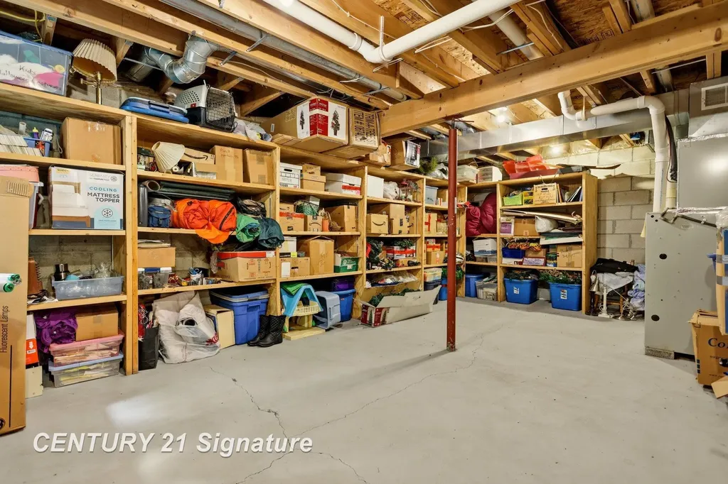 14 Edgewood Road Saginaw Charter Township MI 48602