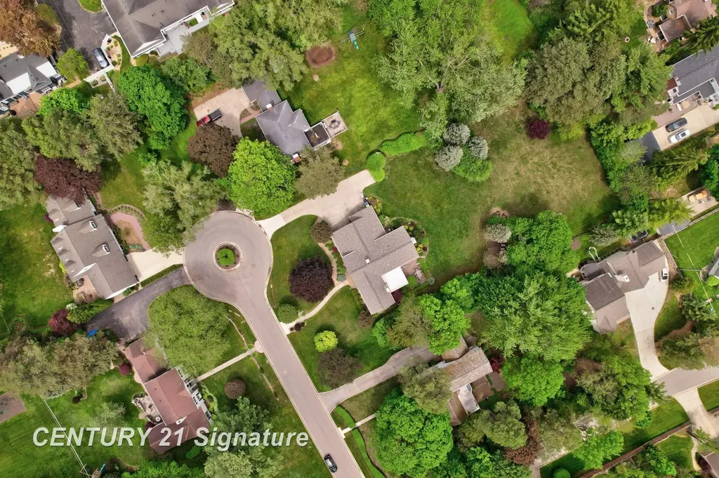 14 Edgewood Road Saginaw Charter Township MI 48602