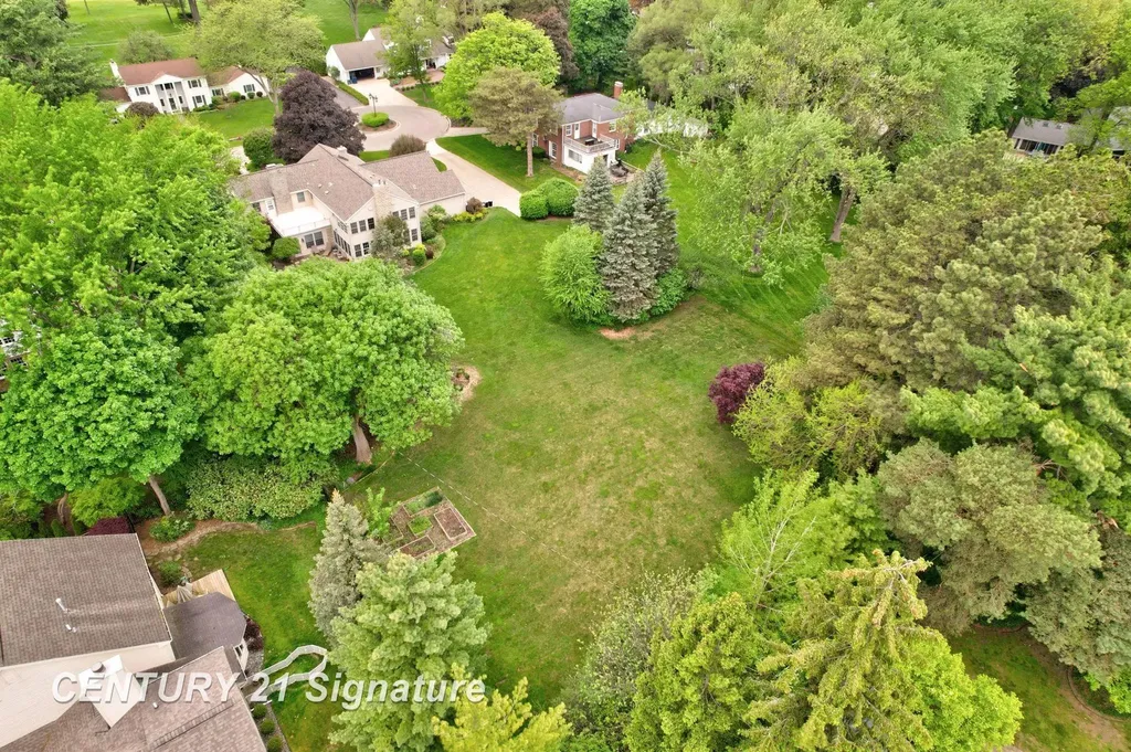 14 Edgewood Road Saginaw Charter Township MI 48602