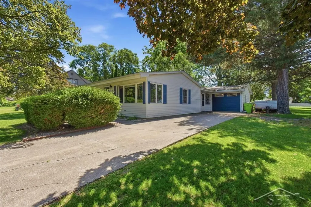 207 Church Street Auburn City MI 48611