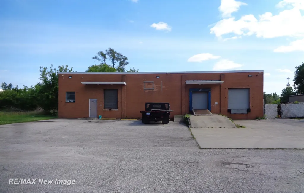 2675 Universal Drive Saginaw Charter Township MI 48603