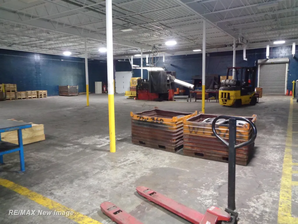 2675 Universal Drive Saginaw Charter Township MI 48603