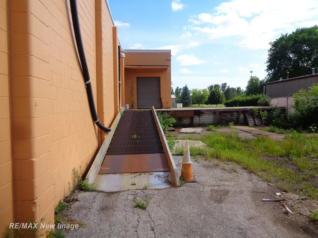 2675 Universal Drive Saginaw Charter Township MI 48603