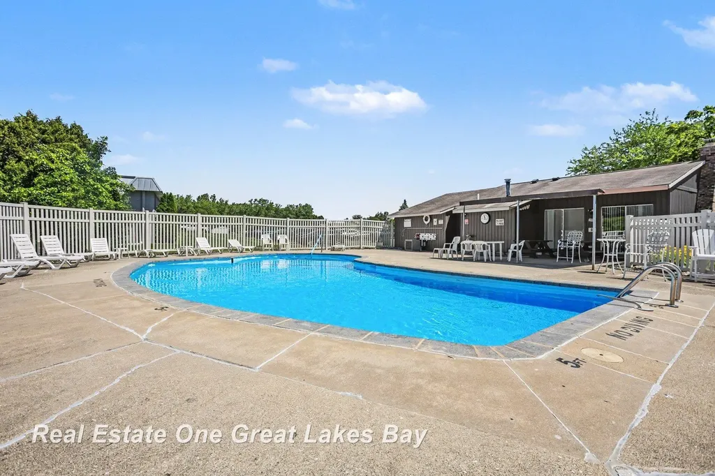 6091 Western Drive Saginaw Charter Township MI 48638