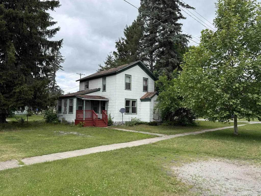 123 N Clark Street Chesaning Village MI 48616