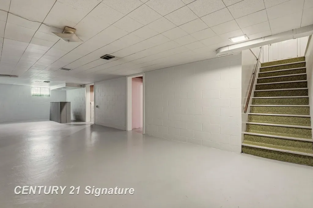 2804 Courtland Place Saginaw Charter Township MI 48603