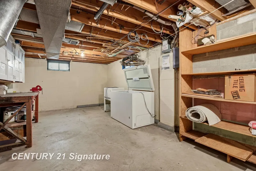 2804 Courtland Place Saginaw Charter Township MI 48603