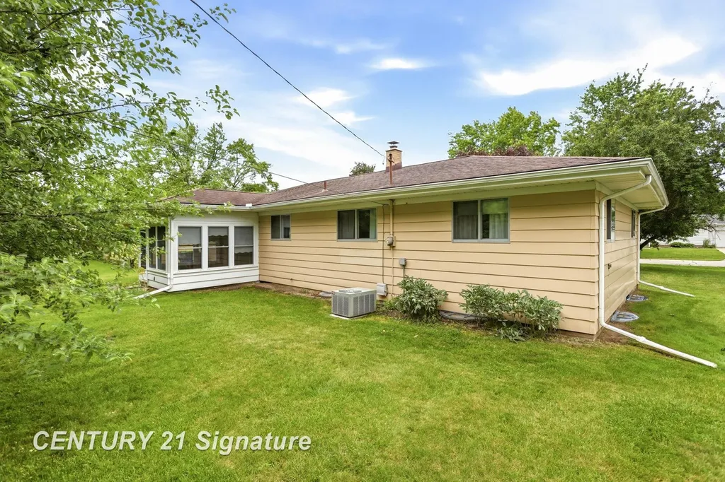 2804 Courtland Place Saginaw Charter Township MI 48603
