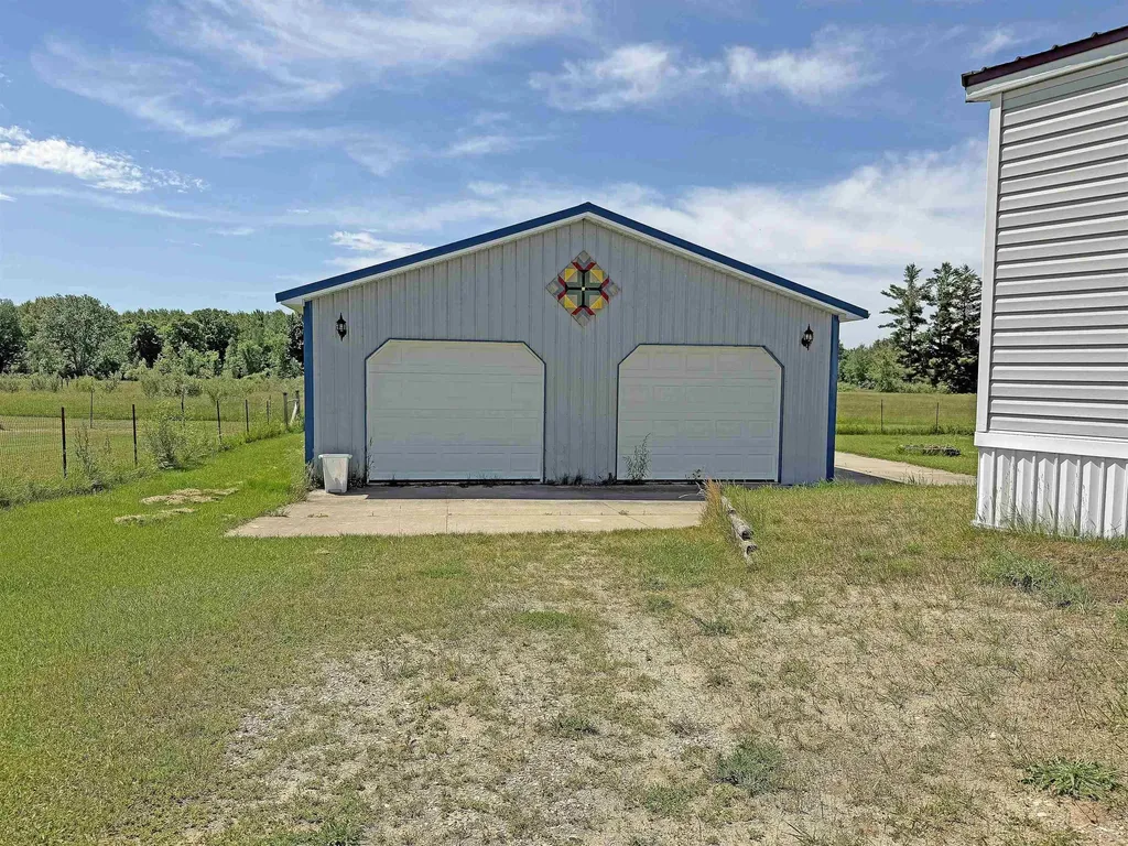 300 E Winegars Road Hay Township MI 48624