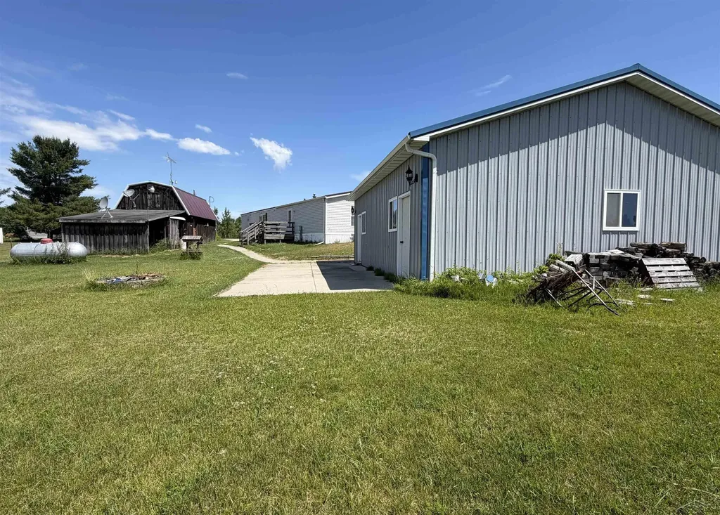 300 E Winegars Road Hay Township MI 48624