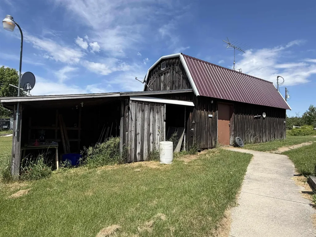 300 E Winegars Road Hay Township MI 48624